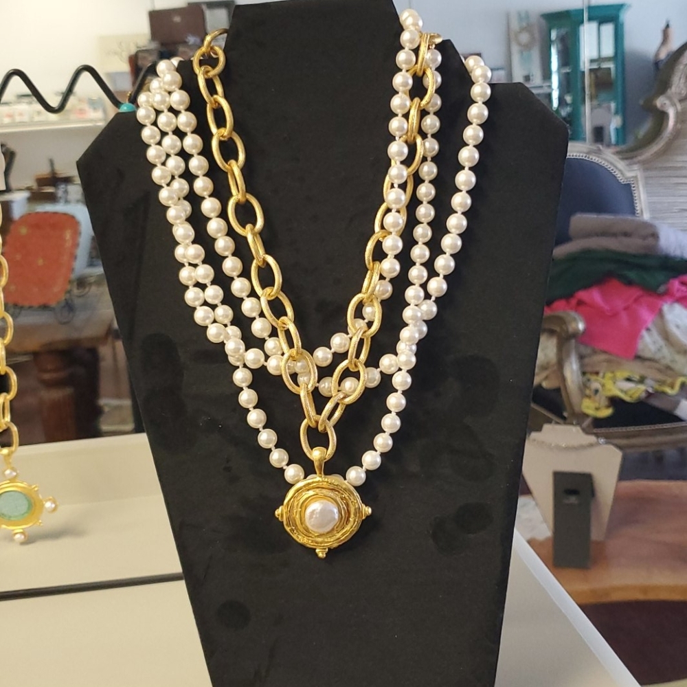 Seed pearl and gold layered necklace